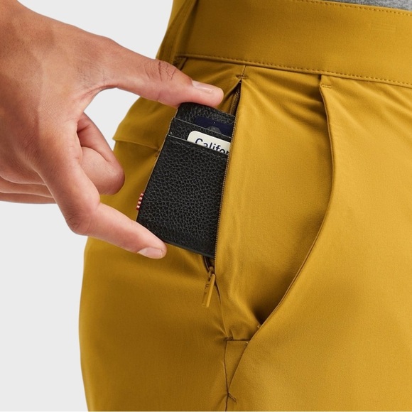 Fabletics Mens Small The Only Short Combat Gold 7.5” Inseam Performance Shorts - Picture 4 of 14